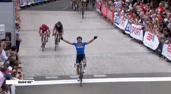 Steven Tronet wins stage 1